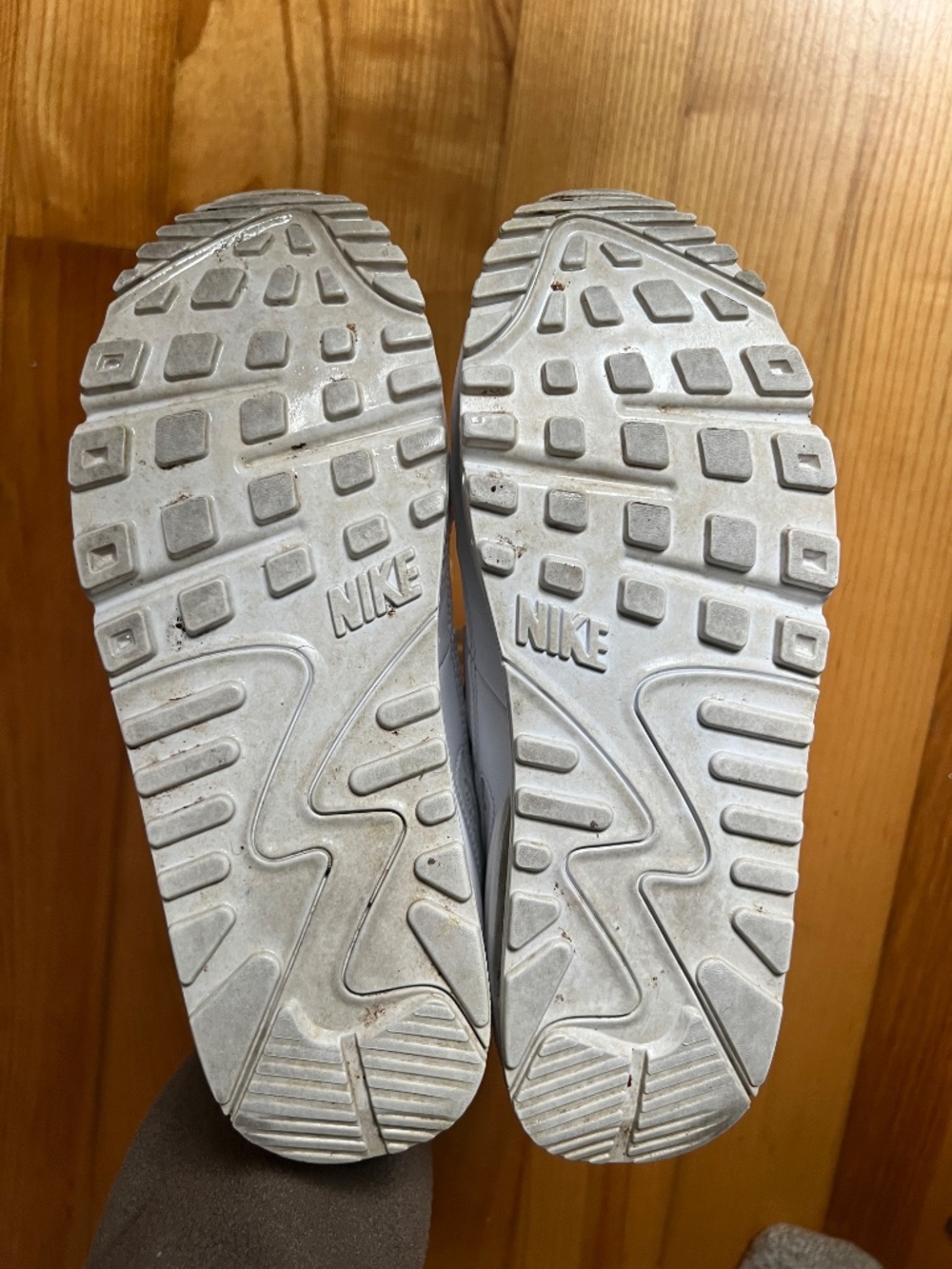 White Nike Air Max Sneakers Shoes | Women’s 8 - Picture 6 of 7